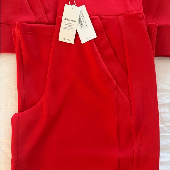 WHOLE OUTFIT Spanx Red Air Essentials Tracksuit - Picture 2 of 6